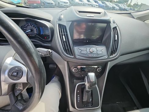 Used 2015 Ford C-MAX SE w/ Equipment Group 202A FWD image 5