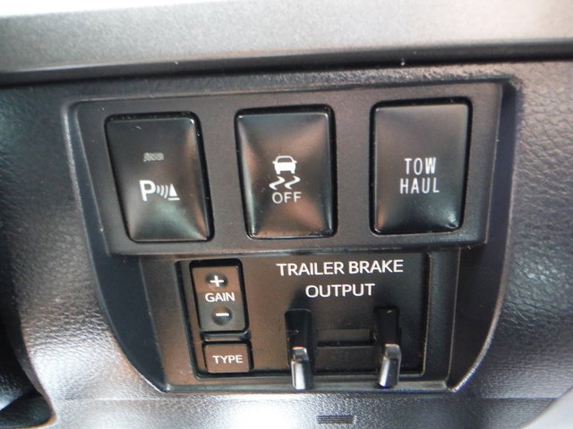 Used 2017 Toyota Tundra SR5 w/ TRD Off Road Package AWD/4WD image 36