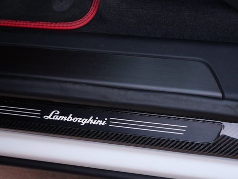 Used 2023 Lamborghini Urus S image 23