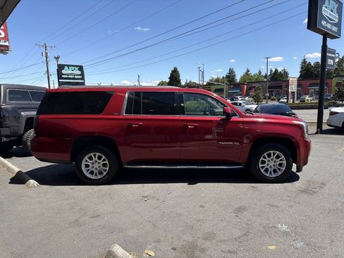 Used 2015 GMC Yukon XL SLT w/ Open Road Package AWD/4WD image 11