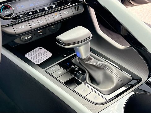 New 2026 Hyundai Elantra Limited FWD image 11