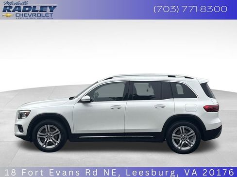 Used 2022 Mercedes-Benz GLB 250 4MATIC image 2