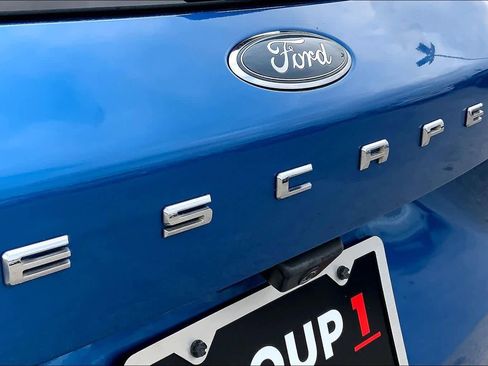 Used 2020 Ford Escape SE image 30