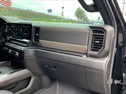 Used 2025 Chevrolet Silverado 2500 ZR2 w/ Technology Package AWD/4WD image 15