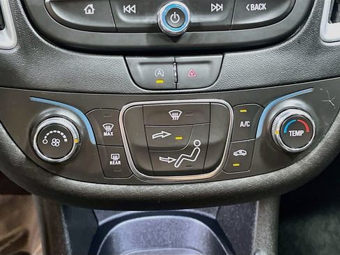 Used 2022 Chevrolet Malibu LS FWD image 16
