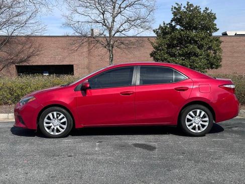 Used 2016 Toyota Corolla LE FWD image 5