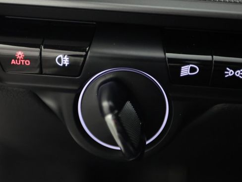 Used 2020 Porsche 911 Carrera image 25