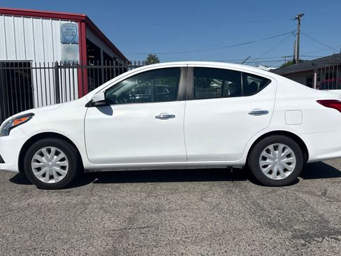 Used 2018 Nissan Versa SV FWD image 6