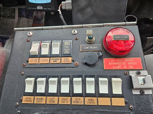 Used 2000 Ford F350 2WD Regular Cab DRW Super Duty image 19