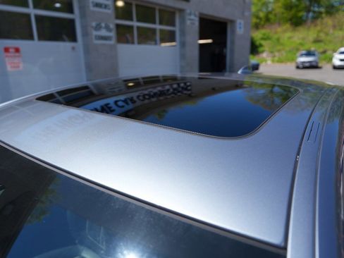 Used 2018 BMW 530i xDrive w/ Premium Package AWD/4WD image 12