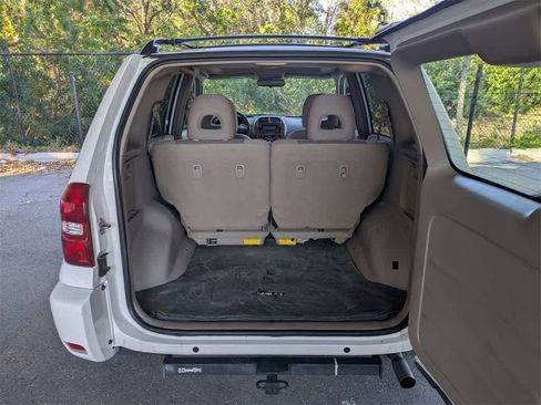 Used 2004 Toyota RAV4 image 12