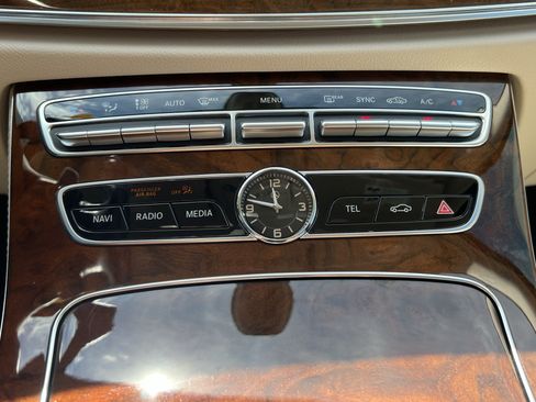 Used 2019 Mercedes-Benz E 300 4MATIC image 29