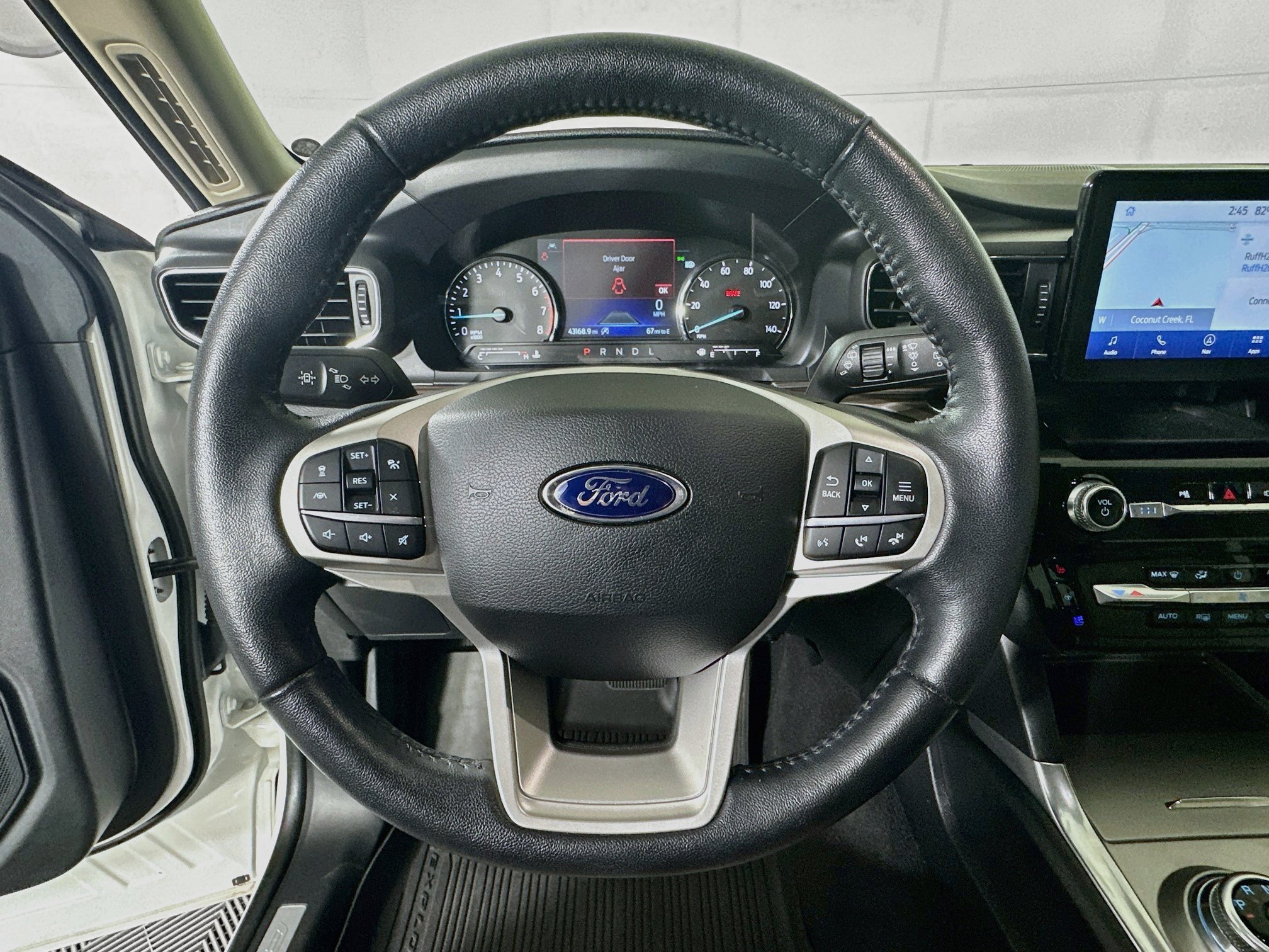 Used 2021 Ford Explorer Limited w/ Equipment Group 301A RWD image 15