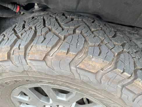 Used 2025 Toyota 4Runner SR5 AWD/4WD image 6