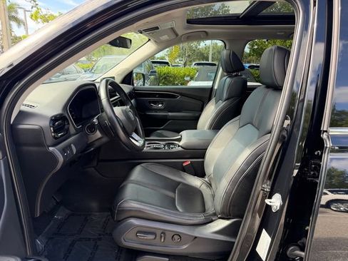Certified 2024 Honda Pilot Touring image 11