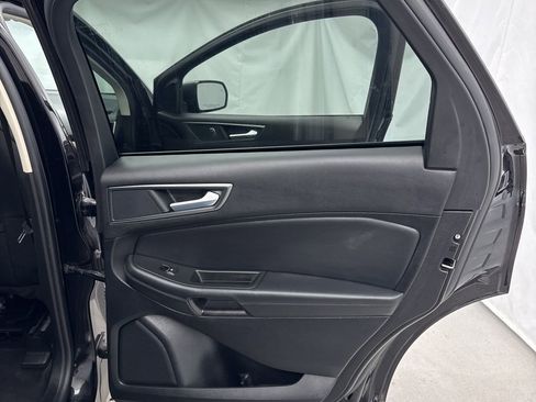 Certified 2024 Ford Edge SE image 34