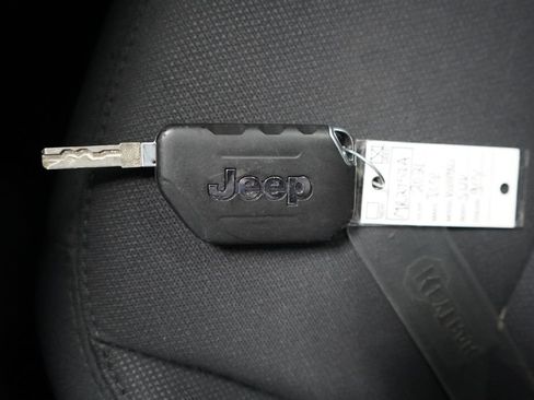 Used 2021 Jeep Wrangler Unlimited Sport AWD/4WD image 35