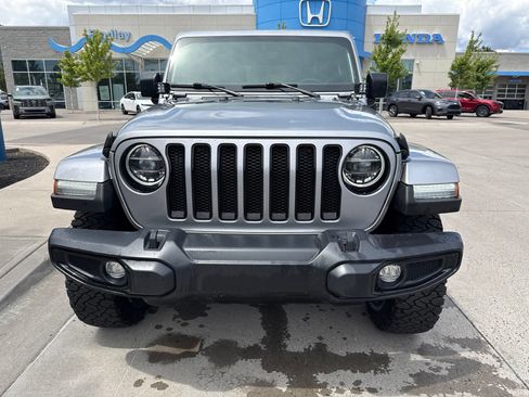 Used 2021 Jeep Wrangler Unlimited Sahara AWD/4WD image 2