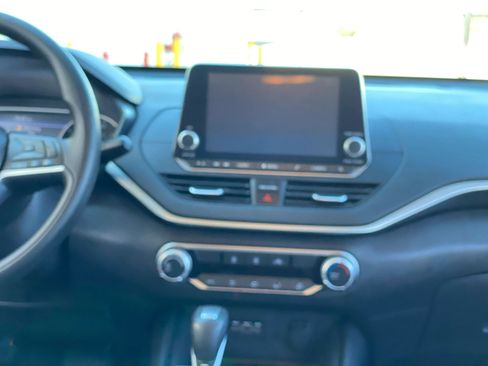 Used 2022 Nissan Altima 2.5 SV image 26