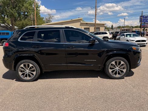 Used 2019 Jeep Cherokee Overland w/ Heavy Duty Protection Group AWD/4WD image 5