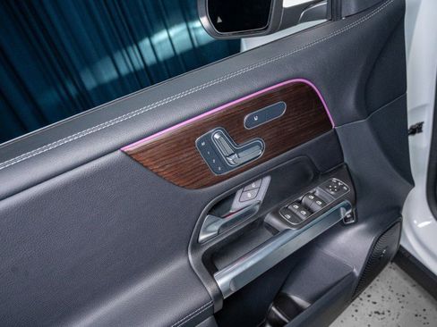 Used 2025 Mercedes-Benz GLB 250 image 13