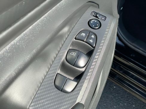 Certified 2024 Nissan Altima 2.5 SV FWD image 12