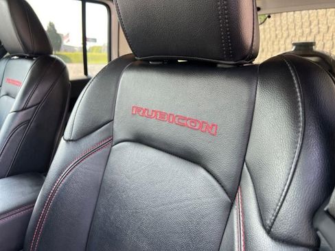 Used 2020 Jeep Wrangler Unlimited Rubicon w/ Dual Top Group image 22