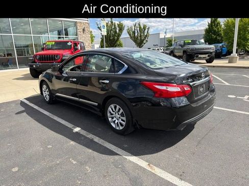 Used 2017 Nissan Altima 2.5 S w/ Power Driver Seat Package FWD image 5