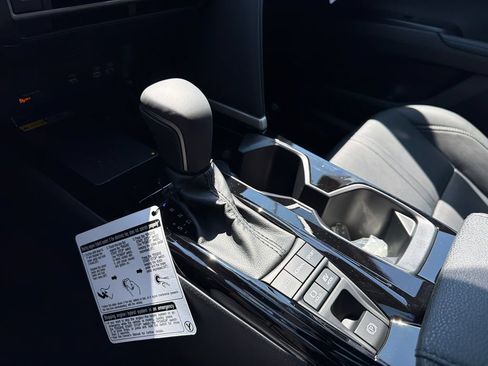 New 2026 Toyota Camry Hybrid FWD image 35