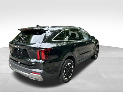 Used 2024 Kia Sorento S AWD/4WD image 5
