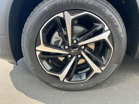 Used 2022 Chevrolet TrailBlazer RS w/ Technology Package FWD image 10
