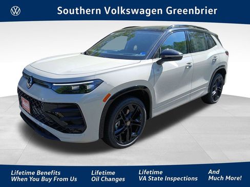 New 2026 Volkswagen Tiguan SE R-Line AWD/4WD image 1