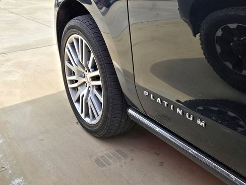 Used 2022 Ford Expedition Platinum AWD/4WD image 21