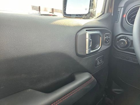 New 2025 Jeep Wrangler Unlimited Rubicon image 27