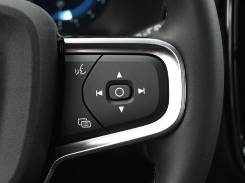 New 2025 Volvo XC40 B5 Core w/ Protection Package Premier image 10