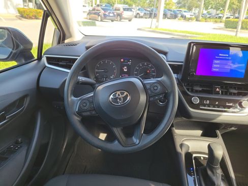 Used 2025 Toyota Corolla LE w/ Convenience Package FWD image 17