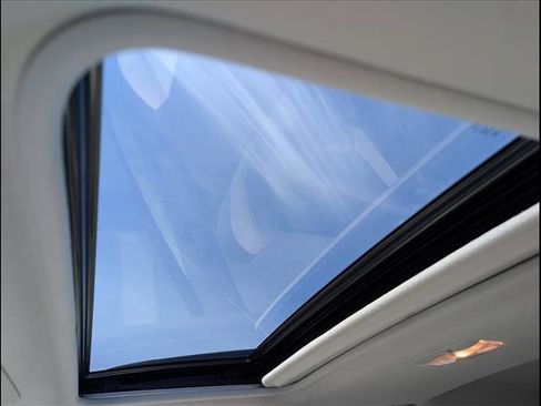 Used 2015 Subaru Crosstrek 2.0i Premium w/ Moonroof Package image 12