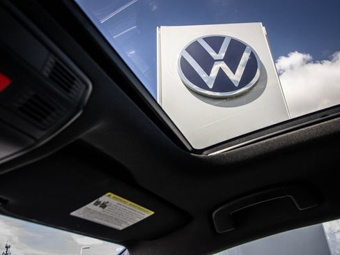 Used 2022 Volkswagen Jetta GLI Autobahn FWD image 43
