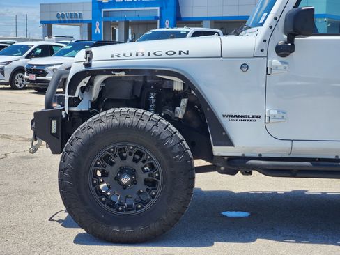 Used 2014 Jeep Wrangler Unlimited Rubicon w/ Connectivity Group AWD/4WD image 9