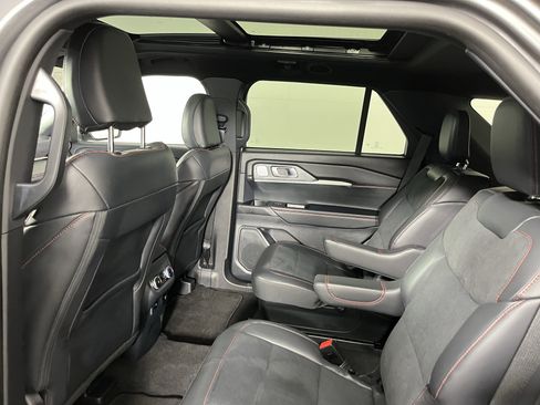 Used 2025 Ford Explorer ST w/ Sun And Sound Package image 14