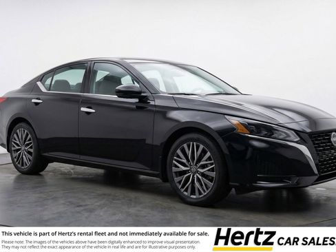 Used 2025 Nissan Altima 2.5 SV FWD image 1