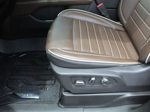 Used 2025 GMC Yukon Denali Ultimate w/ LPO, Floor Liner Package AWD/4WD image 44