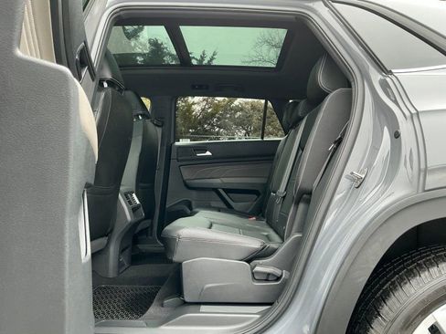 Used 2021 Volkswagen Atlas Cross Sport SE w/ Panoramic Sunroof Package image 14