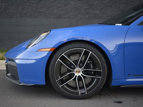 Certified 2025 Porsche 911 Carrera 4 GTS image 36