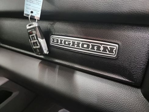 Used 2019 RAM 1500 Big Horn AWD/4WD image 40