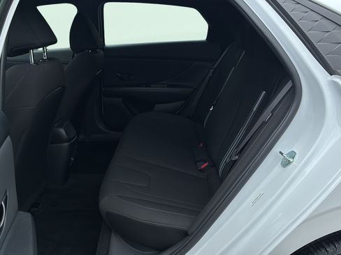 Certified 2025 Hyundai Elantra Sport FWD image 14