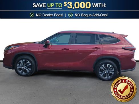 Used 2025 Toyota Highlander XLE FWD image 2