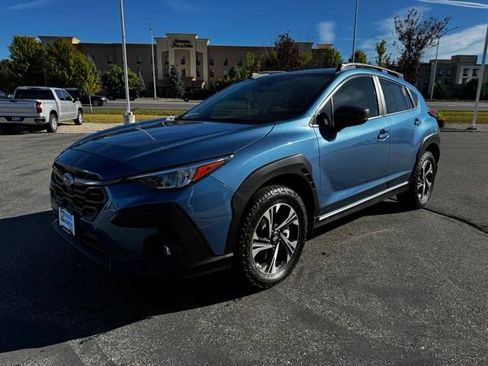 Used 2024 Subaru Crosstrek 2.0i Premium AWD/4WD image 2