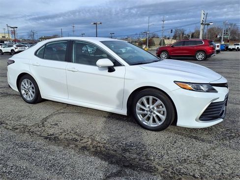 Used 2023 Toyota Camry LE image 6