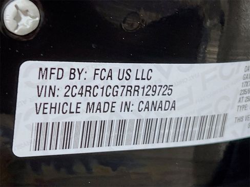 Used 2024 Chrysler Voyager LX image 33